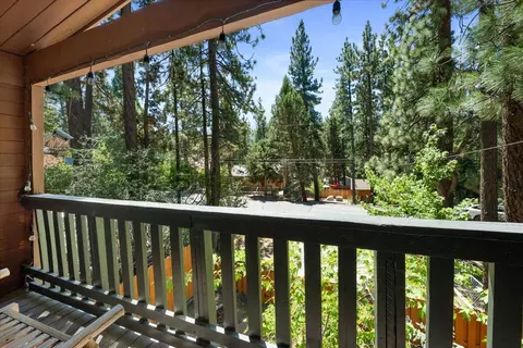 Exterior - 42958 Encino Rd, Big Bear Lake, CA 92315 photo 5 of 9