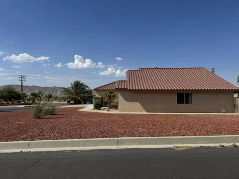 Exterior - 8523 Condalia Ave, Yucca Valley, CA 92284 photo 2 of 4