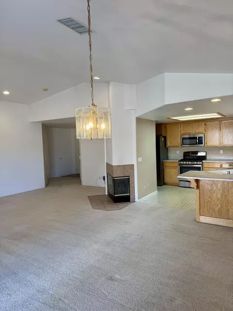 Living - 8523 Condalia Ave, Yucca Valley, CA 92284 photo 2 of 3