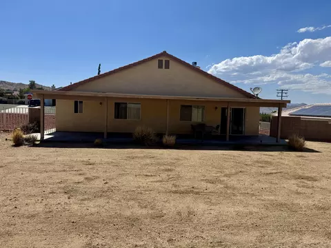 Exterior - 8523 Condalia Ave, Yucca Valley, CA 92284 photo 3 of 4