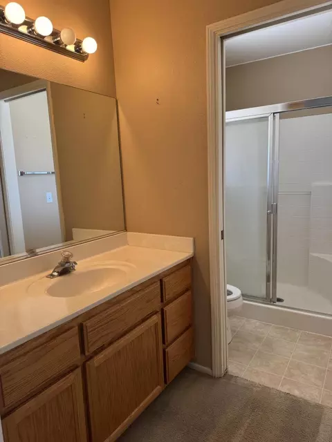 Bath - 8523 Condalia Ave, Yucca Valley, CA 92284 photo 1 of 4