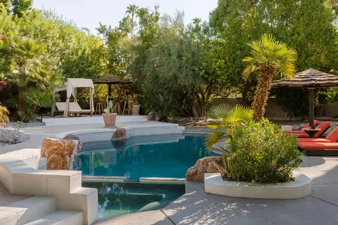 201 Augusta Dr, Palm Desert, CA 92211