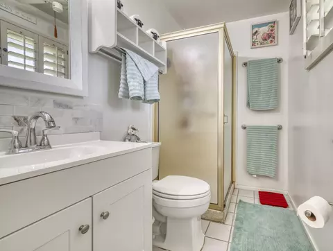 Bath - 81194 Francis Ave, Indio, CA 92201 photo 2 of 2