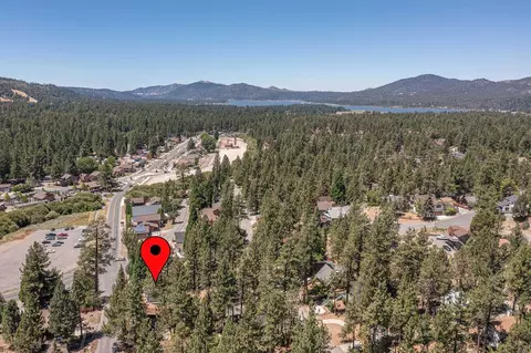 View/Area - 42920 Sunset Dr, Big Bear Lake, CA 92315 photo 4 of 7