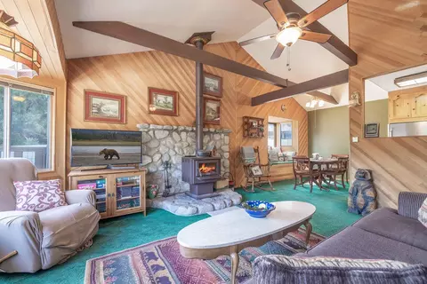 Living - 42920 Sunset Dr, Big Bear Lake, CA 92315 photo 3 of 4