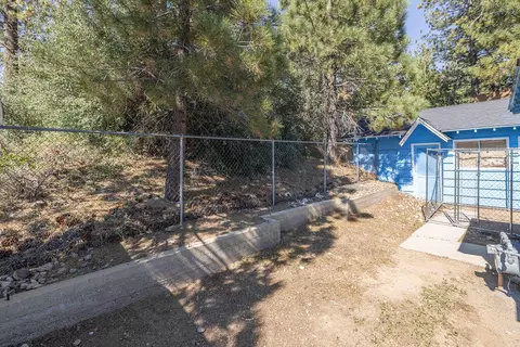 Exterior - 42920 Sunset Dr, Big Bear Lake, CA 92315 photo 5 of 5