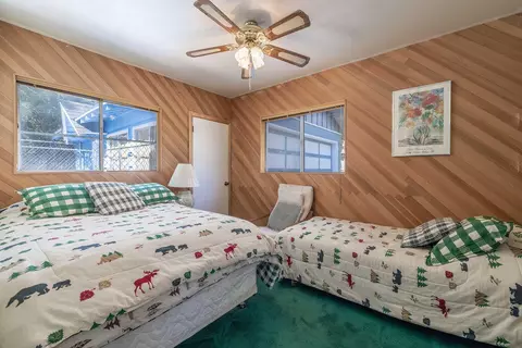 Bedroom - 42920 Sunset Dr, Big Bear Lake, CA 92315 photo 4 of 6
