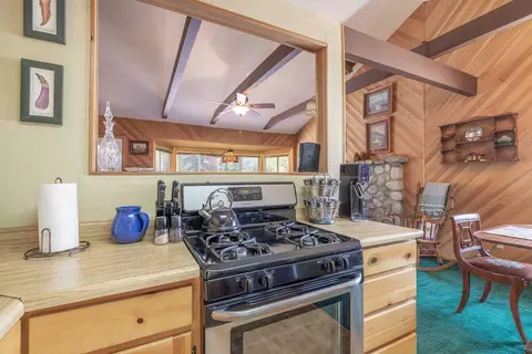 Kitchen - 42920 Sunset Dr, Big Bear Lake, CA 92315 photo 2 of 2