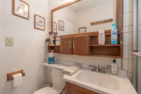 Bath - 42920 Sunset Dr, Big Bear Lake, CA 92315 photo 2 of 2