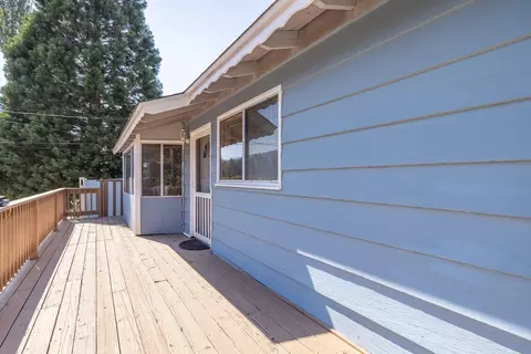 Exterior - 42920 Sunset Dr, Big Bear Lake, CA 92315 photo 3 of 5