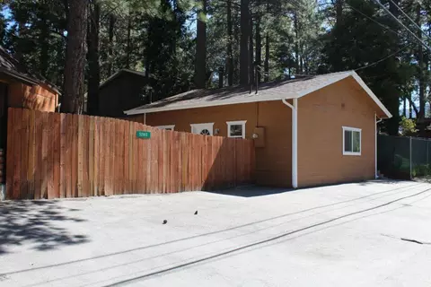 52810 Pine Cv, Idyllwild, CA 92549