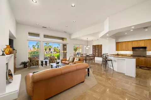 440 Gold Canyon Dr, Palm Desert, CA 92211