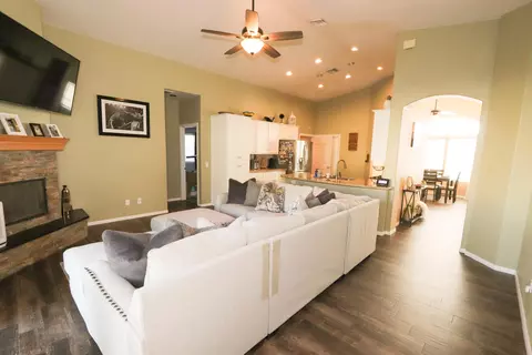 27185 Landau Blvd, Cathedral City, CA 92234