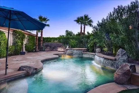 121 Fresco Ln, Palm Desert, CA 92211