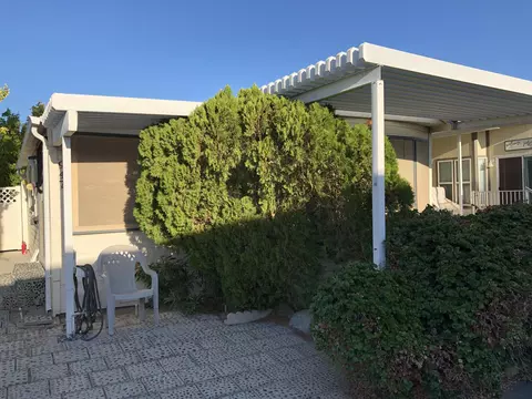 74711 Dillon Rd #SPC 947, Desert Hot Springs, CA 92241