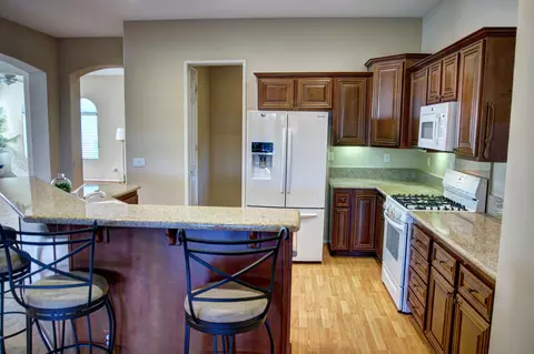 Kitchen - 48638 Barrymore St, Indio, CA 92201 photo 5 of 6