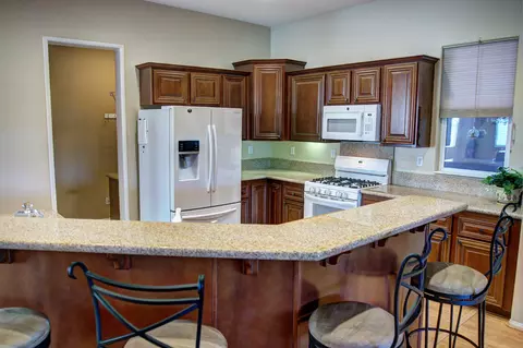 Kitchen - 48638 Barrymore St, Indio, CA 92201 photo 3 of 6