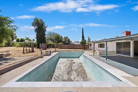 Exterior - 12739 Valley View St, Yucaipa, CA 92399 photo 6 of 13