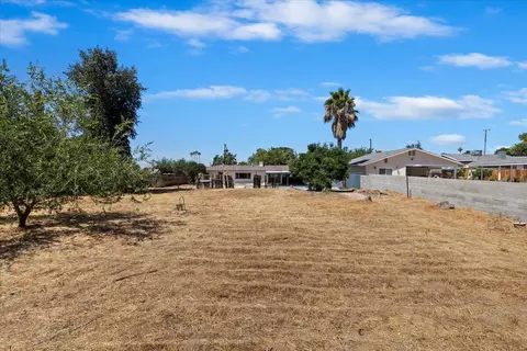 Exterior - 12739 Valley View St, Yucaipa, CA 92399 photo 12 of 13