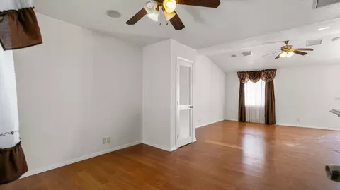 Living - 58522 Reche Rd, Landers, CA 92285 photo 2 of 6