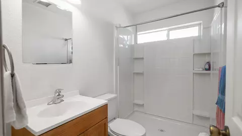 Bath - 58522 Reche Rd, Landers, CA 92285 photo 4 of 5