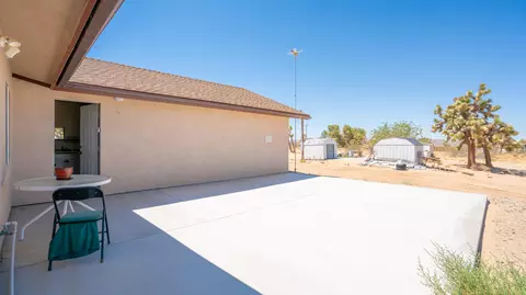 Exterior - 58522 Reche Rd, Landers, CA 92285 photo 7 of 8