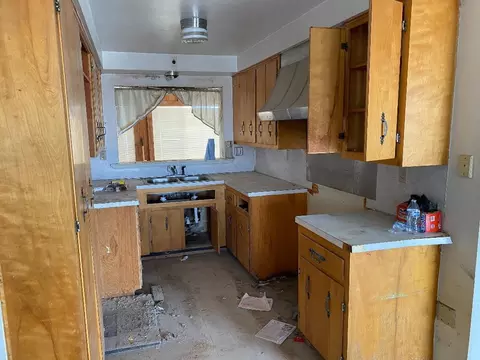 Kitchen - 63325 Mesa Verde, Joshua Tree, CA 92252 photo 2 of 2