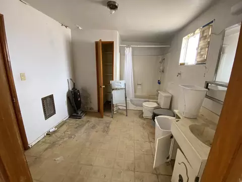 Bath - 63325 Mesa Verde, Joshua Tree, CA 92252 photo 1 of 1