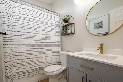 Bath - 37590 Severn Pl, Indio, CA 92203 photo 1 of 3