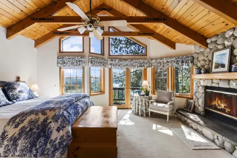 Bedroom - 264 Old Toll Rd, Lake Arrowhead, CA 92352 photo 7 of 8