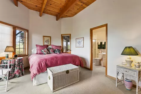 Bedroom - 264 Old Toll Rd, Lake Arrowhead, CA 92352 photo 4 of 8
