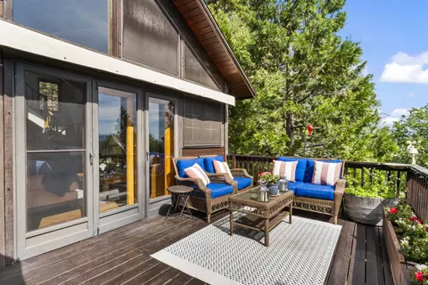 Exterior - 264 Old Toll Rd, Lake Arrowhead, CA 92352 photo 8 of 10