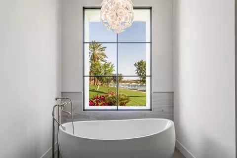 Bath - 83145 N Shore Dr, Indio, CA 92203 photo 1 of 4