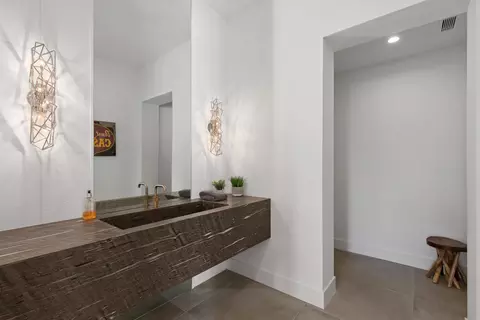 Bath - 83145 N Shore Dr, Indio, CA 92203 photo 3 of 4