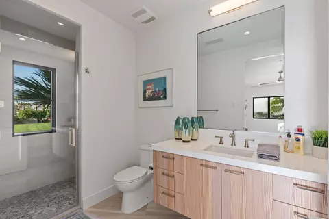 Bath - 83145 N Shore Dr, Indio, CA 92203 photo 4 of 4