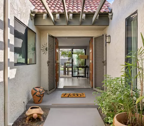 6252 N Paseo De La Palma, Palm Springs, CA 92264