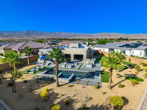 74425 Zeppelin Dr, Palm Desert, CA 92211