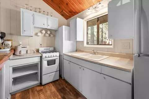 2060 2nd Ln, Big Bear City, CA 92314 photo 8