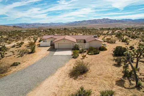 58979 Los Coyotes Dr, Yucca Valley, CA 92284