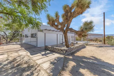 5797 Linda Lee Dr, Yucca Valley, CA 92284