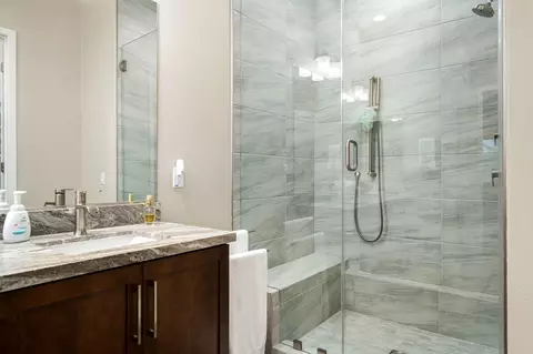 Bath - 82375 Crane Dr, Indio, CA 92201 photo 2 of 4