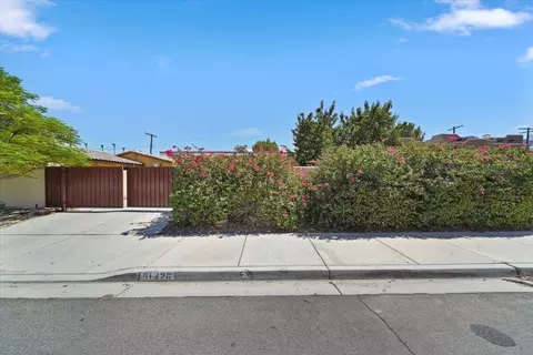 Exterior - 51426 Eisenhower Dr, La Quinta, CA 92253 photo 2 of 10