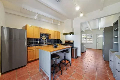 Kitchen - 51426 Eisenhower Dr, La Quinta, CA 92253 photo 2 of 4