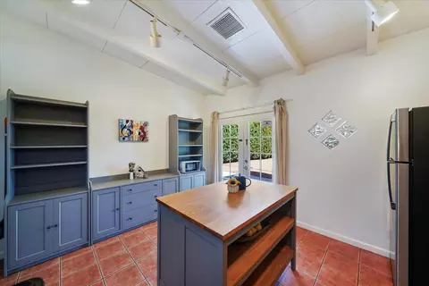 Kitchen - 51426 Eisenhower Dr, La Quinta, CA 92253 photo 4 of 4