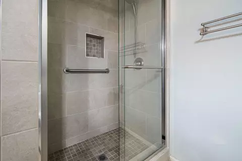 Bath - 79740 Camelback Dr, Bermuda Dunes, CA 92203 photo 2 of 4