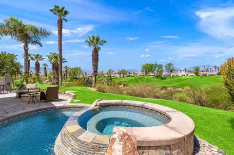 639 Mesa Grande Dr, Palm Desert, CA 92211