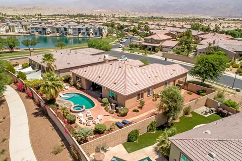 View/Area - 43597 Spiaggia Pl, Indio, CA 92203 photo 4 of 15