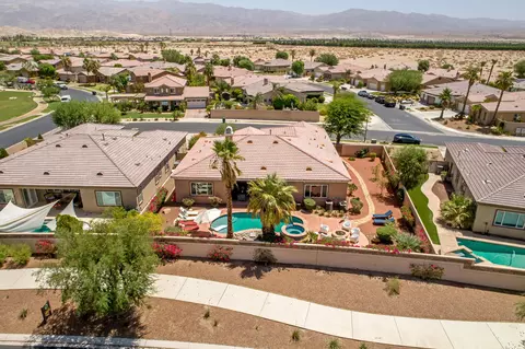 View/Area - 43597 Spiaggia Pl, Indio, CA 92203 photo 5 of 15