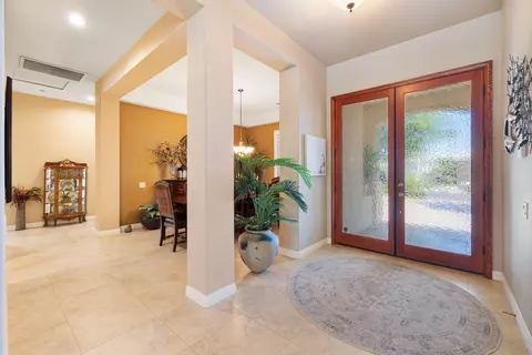 11 Hillcrest Dr, Palm Desert, CA 92260