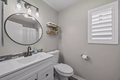 Bath - 26831 Eagle Run St, Corona, CA 92883 photo 3 of 4